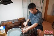 温岭成都“90后”小伙“十年磨一剑”：从爱好者到守艺人 传播中国文化